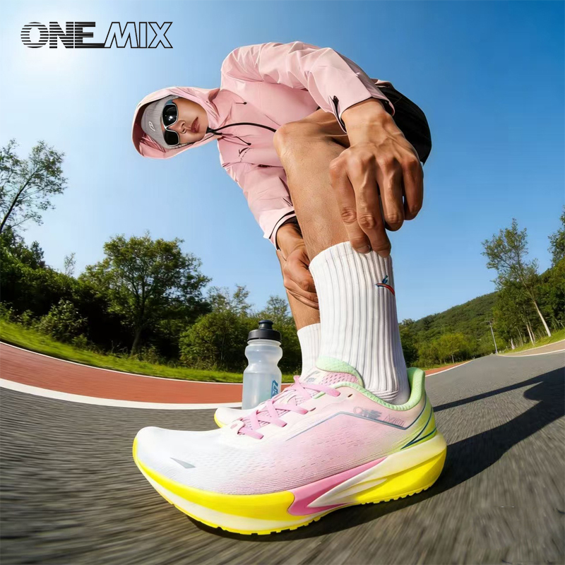 Reflective Night Running Shoes - أحذية الجري ONEMIX للرجال خفيفة للغاية