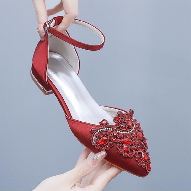 2 سنتيمتر كعب مسطح وأشار الصنا - مراجعة Sandals وسعره